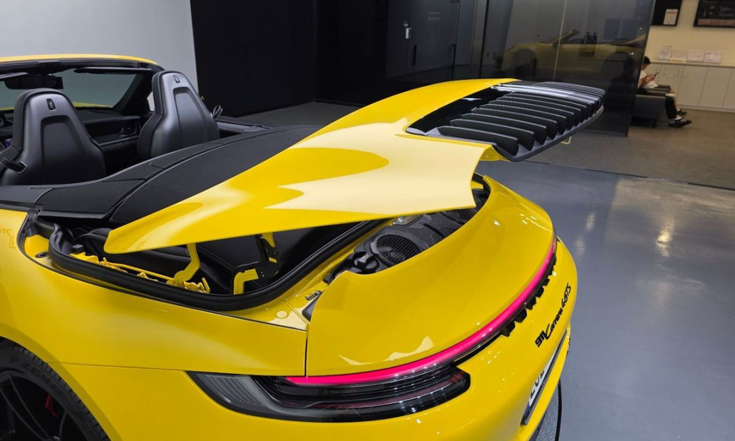 Porsche 911 Carrera 4 GTS Cabriolet, 2024