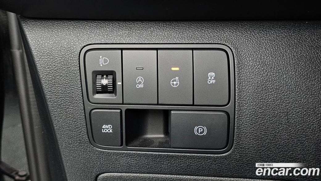 Hyundai Staria 4WD Lounge 9-Seater, 2022
