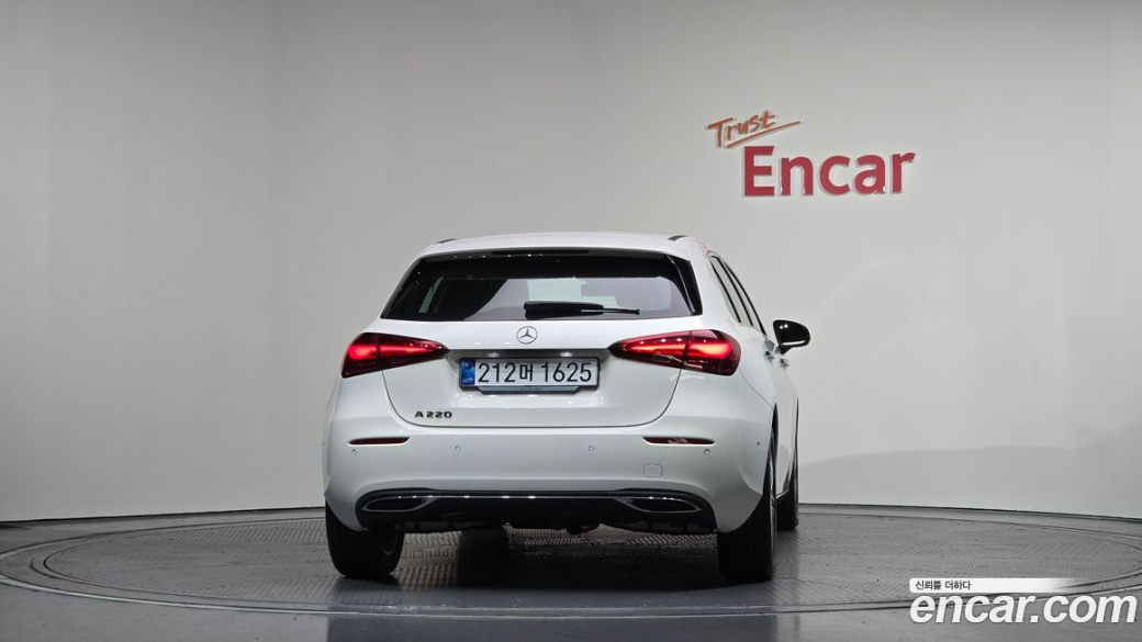 Mercedes-Benz A-Class A220 Hatchback, 2025