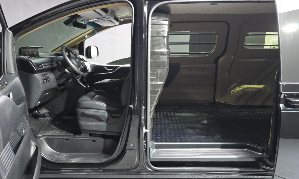Hyundai Staria Cargo 3-Seater, 2025