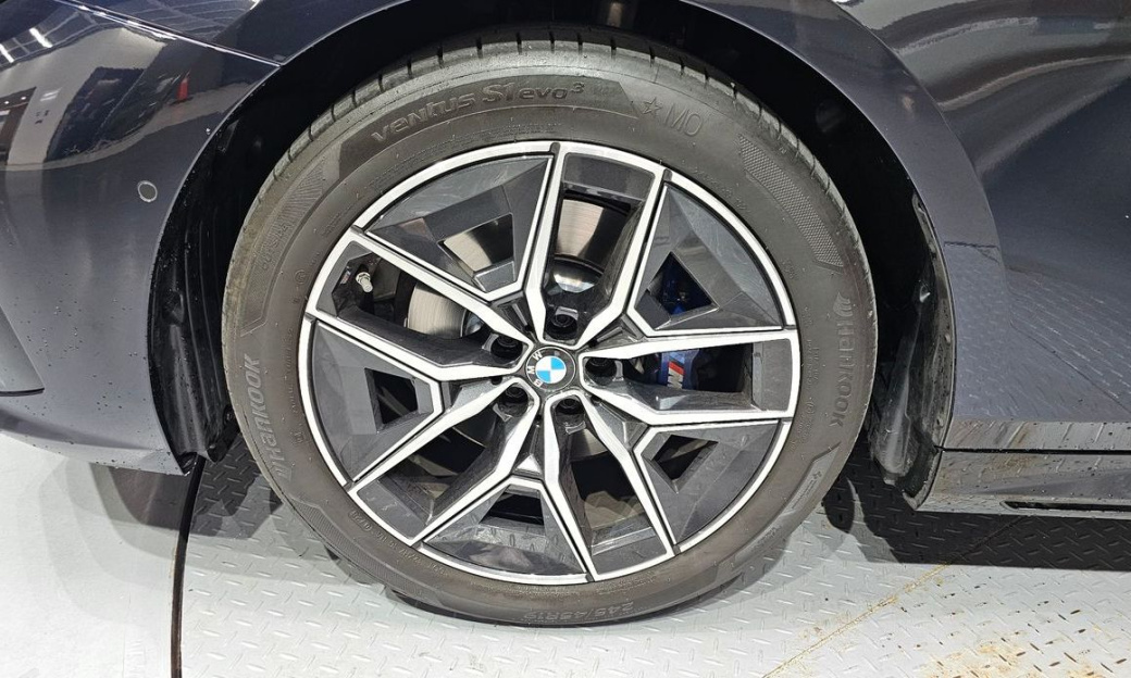 BMW 5-Series 523d M Sport, 2025