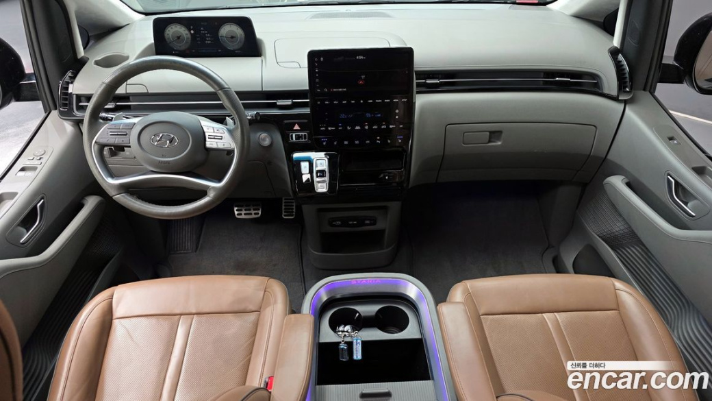 Hyundai Staria 4WD Lounge 7-Seater, 2023
