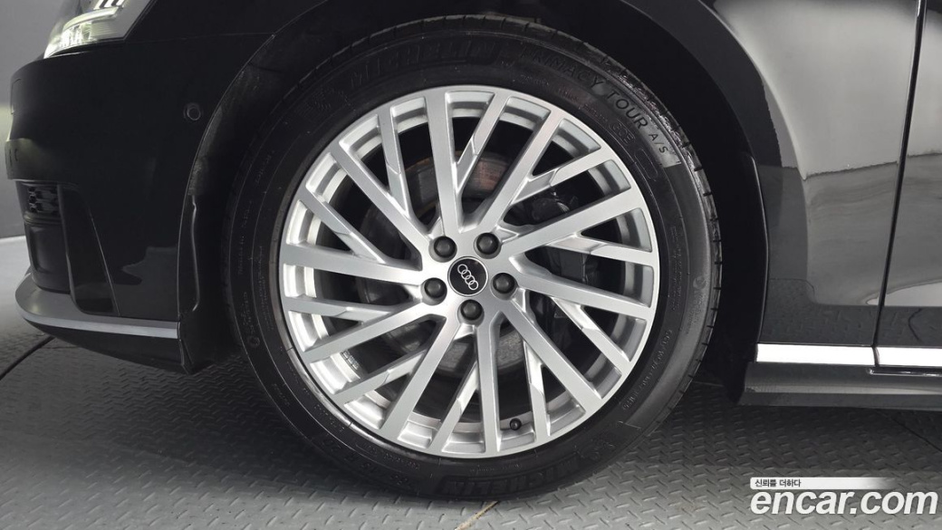 Audi A8 55 TFSI Quattro LWB, 2021