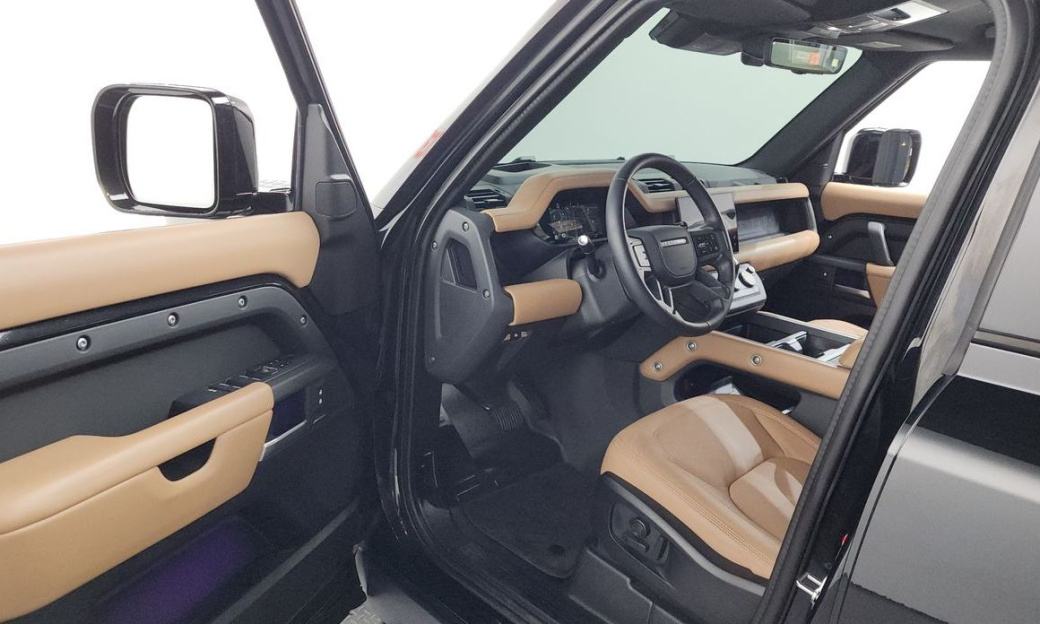 Land Rover Defender 110 D300 X-Dynamic HSE, 2025