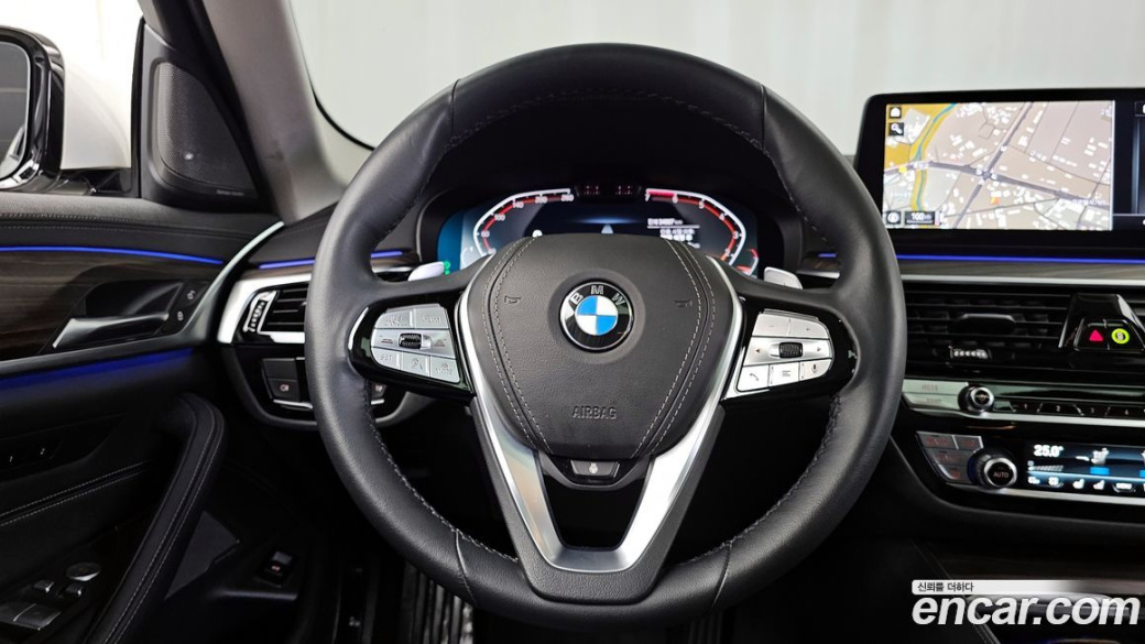 BMW 5-Series 530i Luxury, 2023