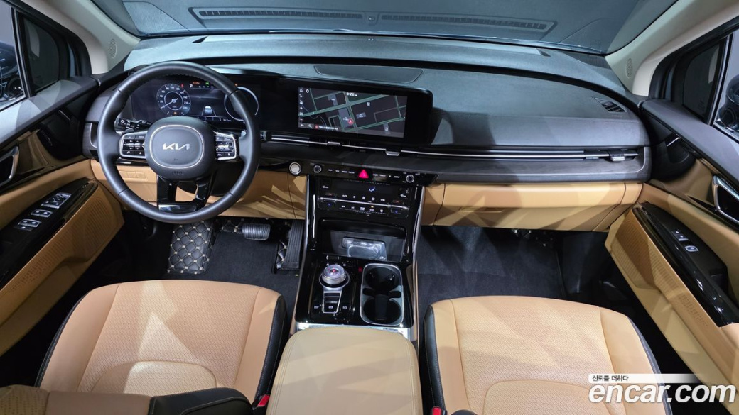 Kia Carnival 7-Seater Outdoor, 2023