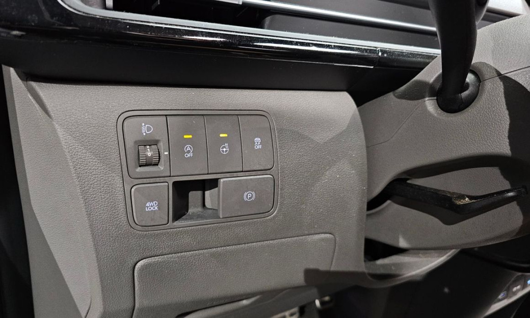 Hyundai Staria 4WD Lounge 9-Seater, 2025