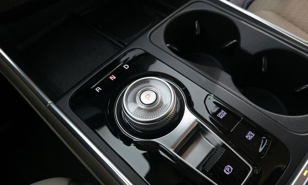 Kia Carnival 9-Seater Gravity, 2025