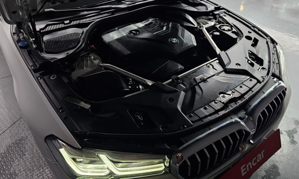 BMW 5-Series 520i M Sport, 2023
