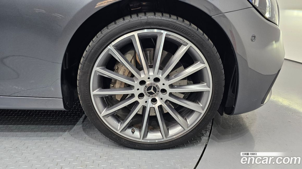 Mercedes-Benz E-Class E350 4MATIC AMG Line, 2022