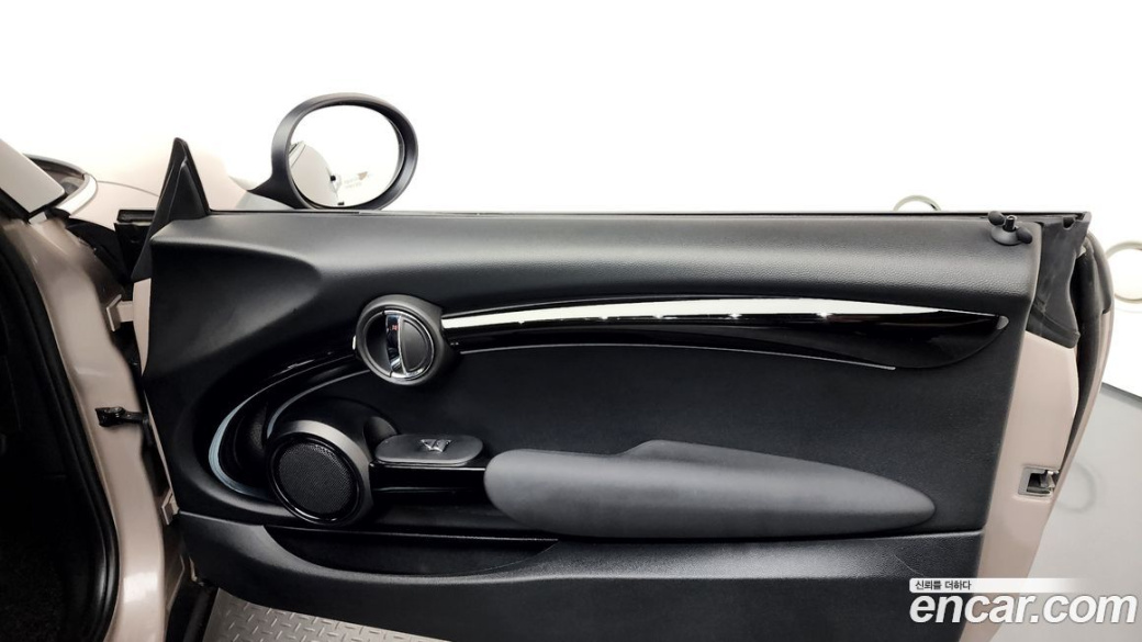 Mini Cooper Classic, 2024