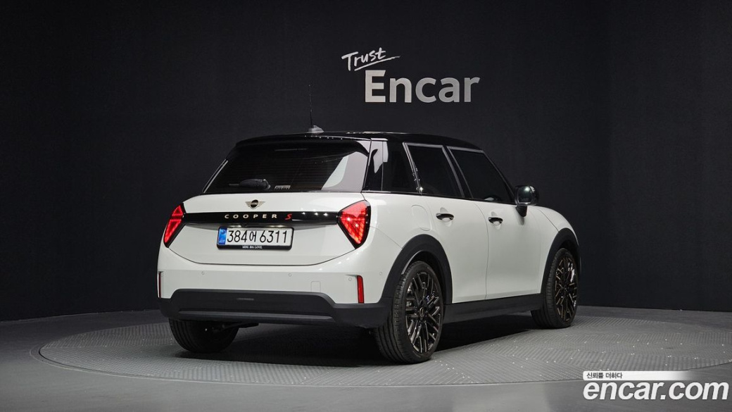 Mini Cooper 5 Door Favoured, 2025
