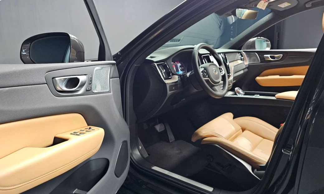 Volvo XC60 B6 Ultimate Bright, 2024