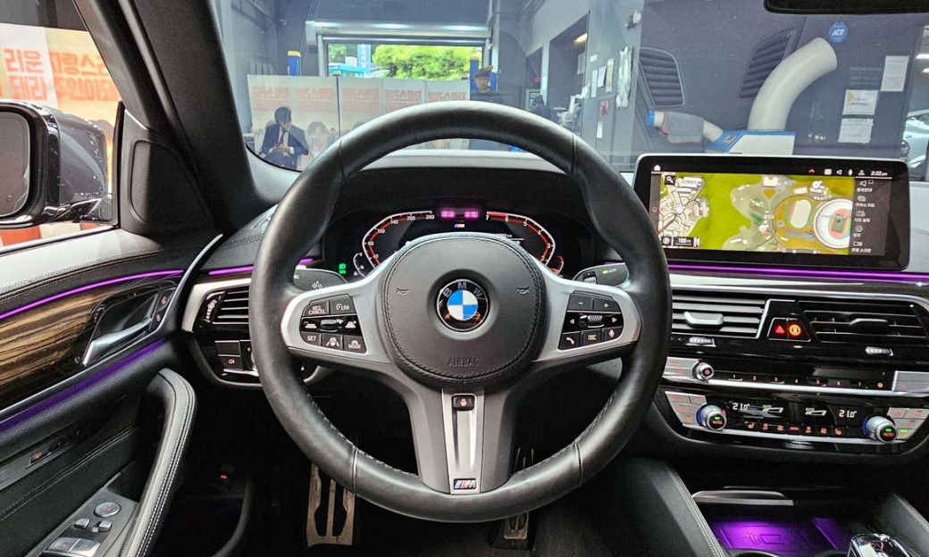 BMW 5-Series 520i M Sport, 2022