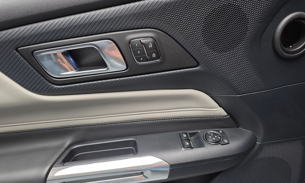 Ford Mustang 2.3 EcoBoost Premium Coupe, 2025