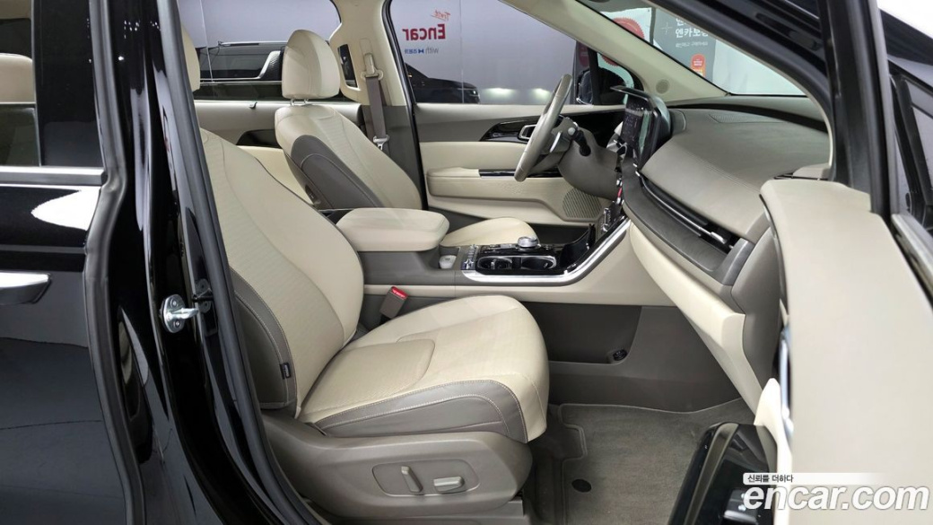 Kia Carnival 9-Seater Noblesse, 2023