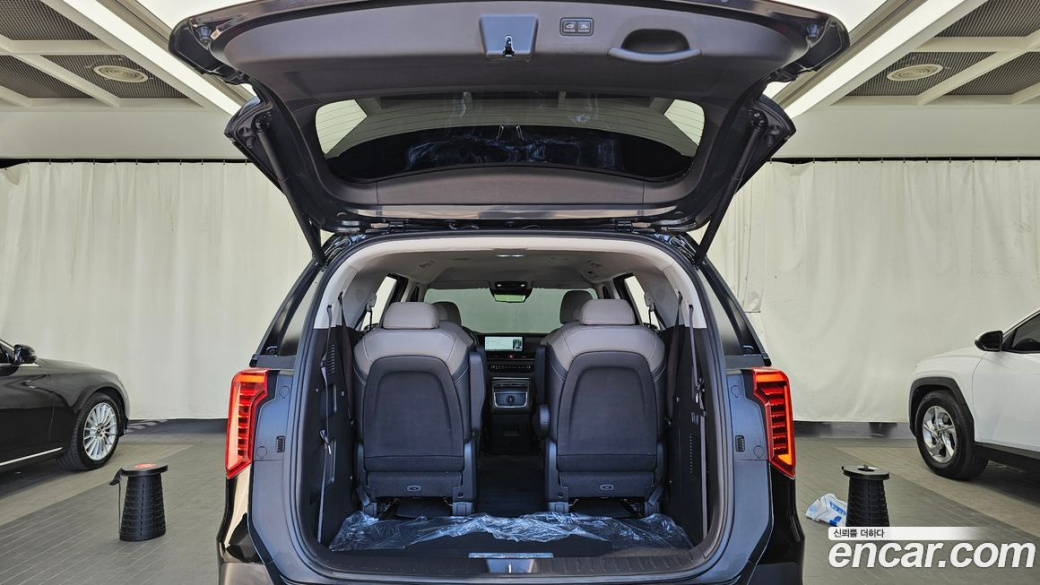 Kia Carnival 9-Seater Noblesse, 2024