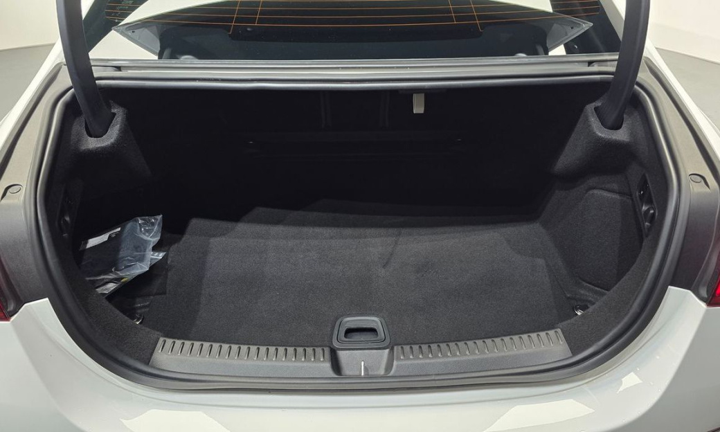 Mercedes-Benz E-Class E200 AMG Line, 2026