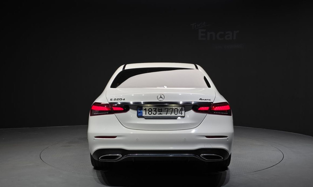 Mercedes-Benz E-Class E220d 4MATIC AMG Line, 2023
