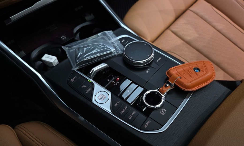 BMW 3-Series 320d, 2023