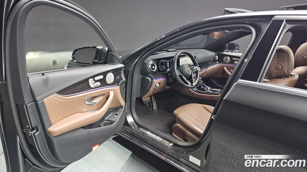 Mercedes-Benz E-Class E450 4MATIC Exclusive, 2023