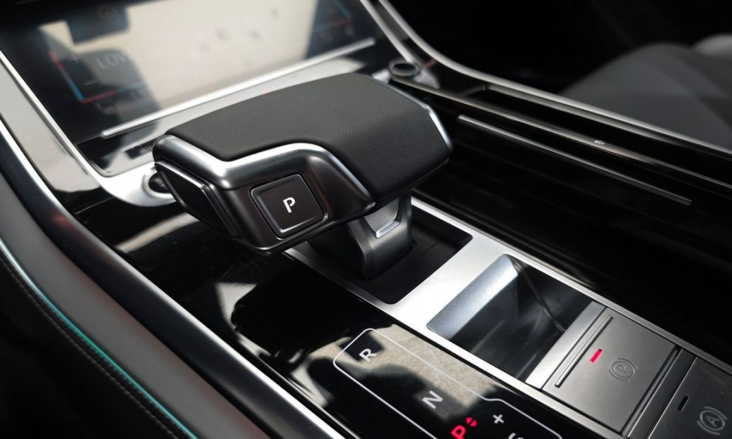 Audi Q7 55 TFSI Quattro Premium, 2025