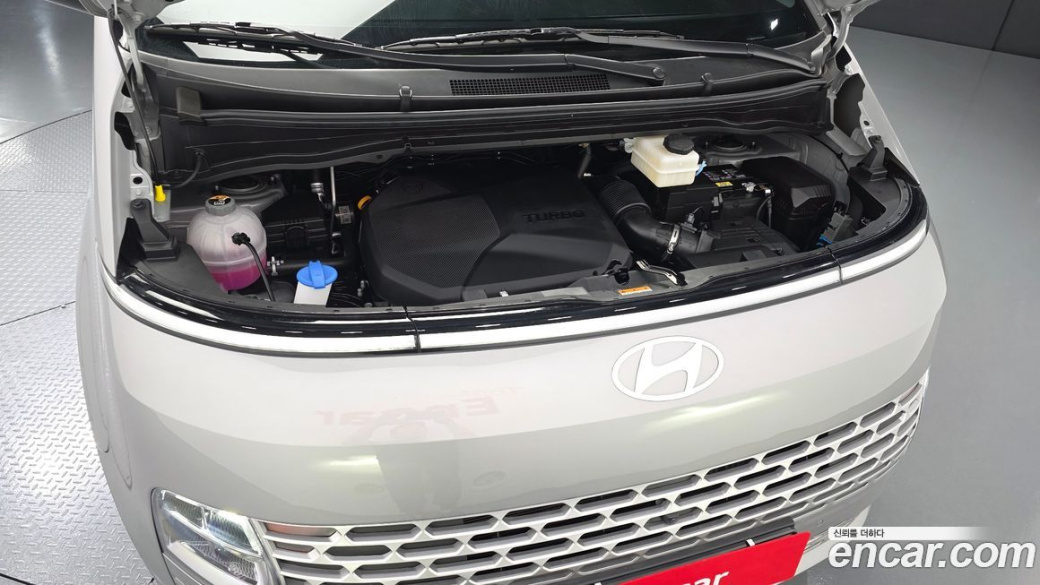 Hyundai Staria Tourer 9-Seater, 2025