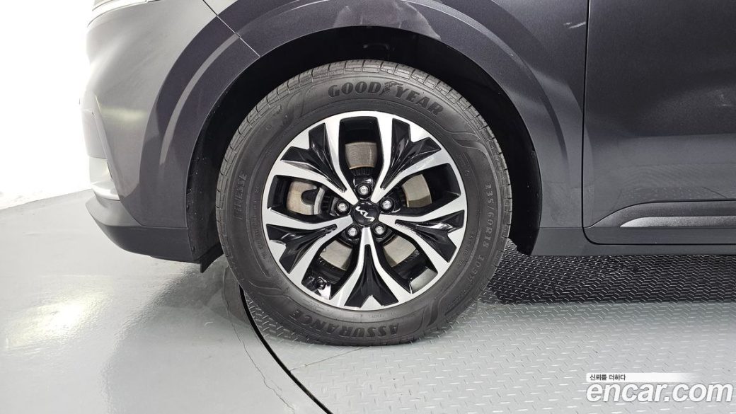 Kia Carnival 9-Seater Prestige, 2023