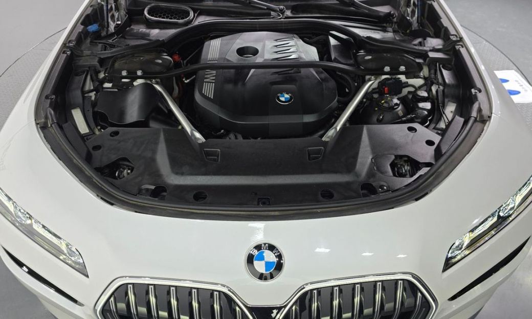 BMW 7-Series 740i sDrive Design Pure Excellence, 2023