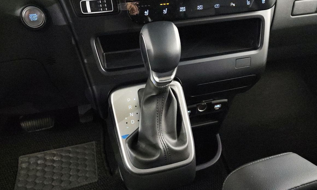 Hyundai Staria Tourer 9-Seater, 2025