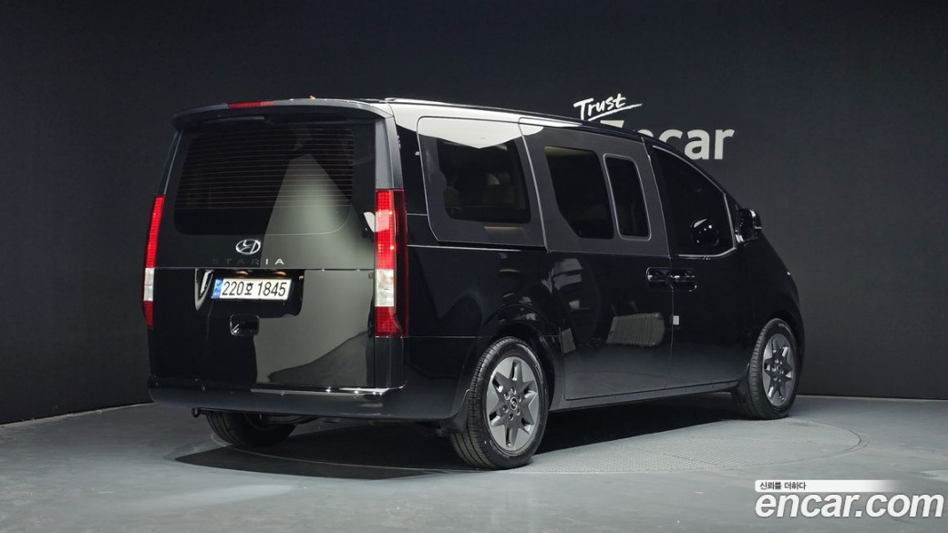 Hyundai Staria Tourer 9-Seater, 2023
