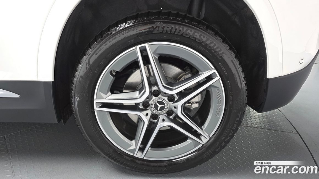 Mercedes-Benz GLA-Class GLA250 4MATIC, 2025