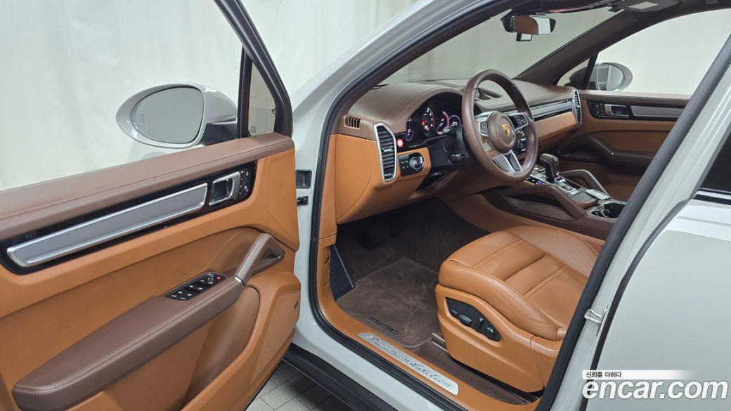 Porsche Cayenne 3.0 PLATINUM EDITION, 2023