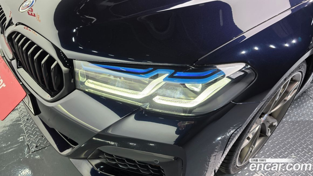 BMW 5-Series M550i xDrive, 2023