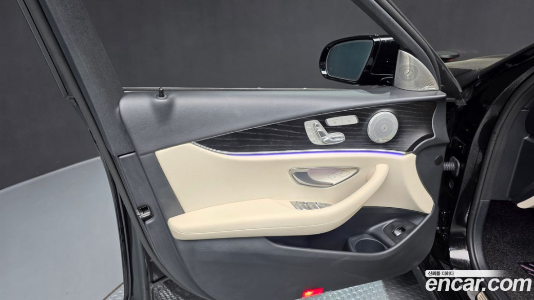 Mercedes-Benz E-Class E250 AMG Line, 2023