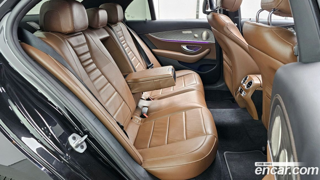Mercedes-Benz E-Class E350 4MATIC Exclusive, 2023