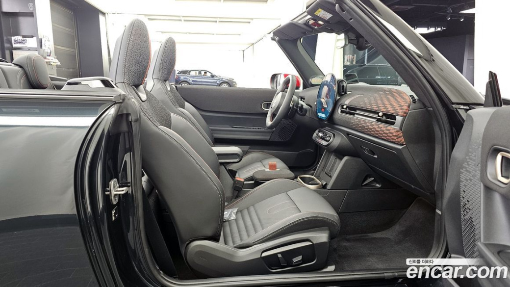 Mini Cooper Convertible JCW, 2025