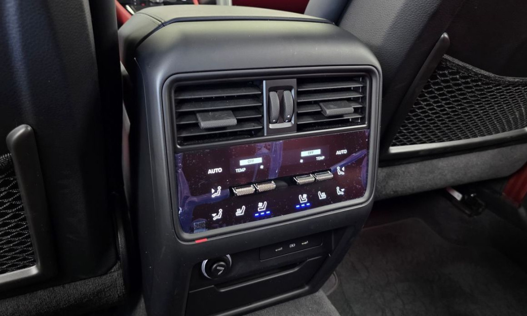 Porsche Cayenne 3.0, 2024