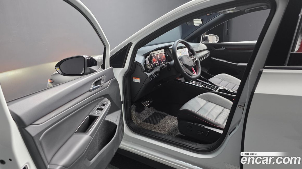 Volkswagen Golf 2.0 GTI, 2024