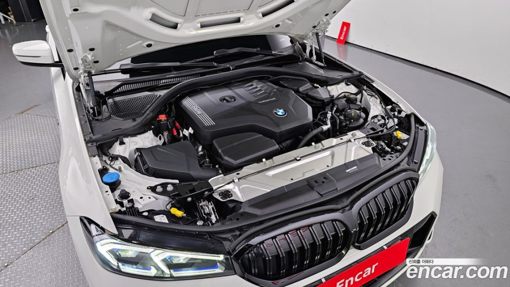 BMW 3-Series 320i M Sport, 2023