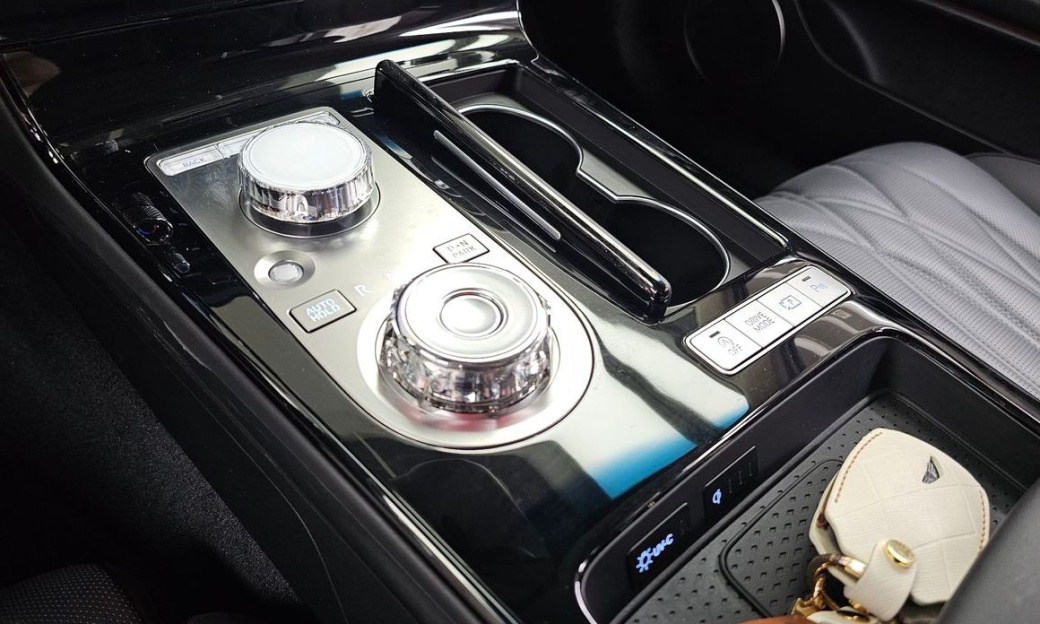 Genesis G80 Gasoline 2.5 Turbo AWD, 2025