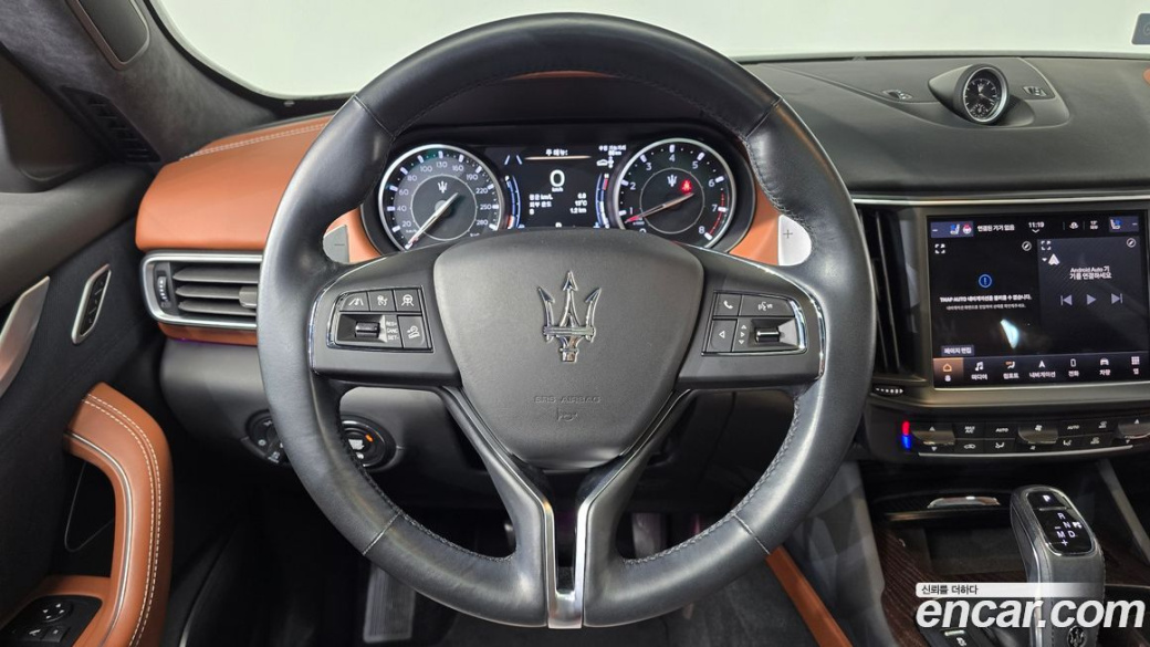 Maserati Levante 3.0 AWD GranLusso, 2021