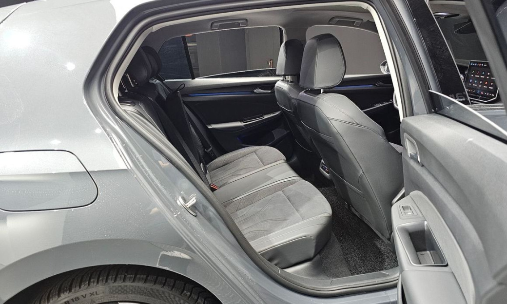 Volkswagen Golf 2.0 TDI Prestige, 2025
