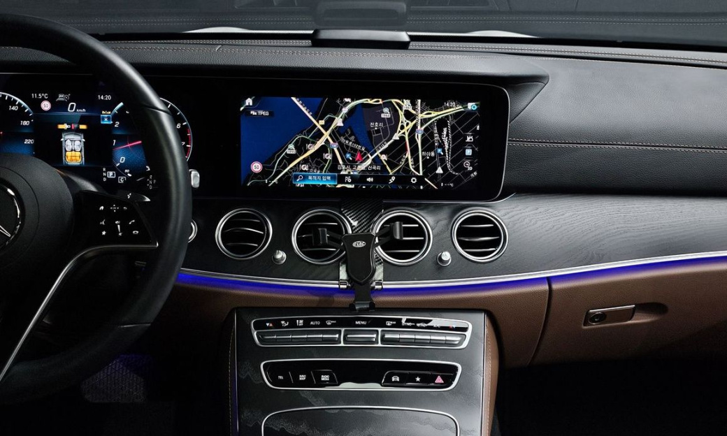 Mercedes-Benz E-Class E250 AMG Line, 2023