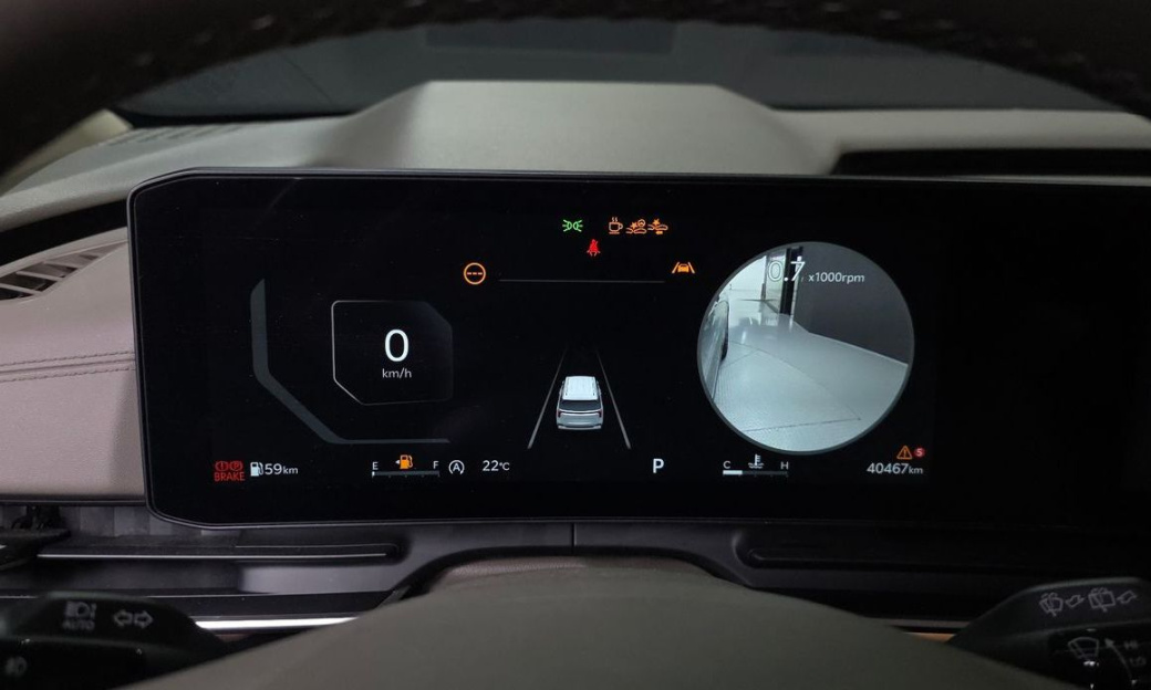 Kia Carnival 9-Seater Gravity, 2025