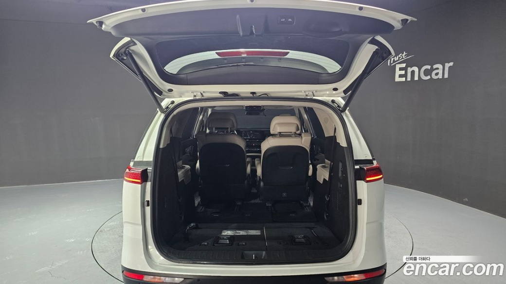 Kia Carnival 7-Seater Signature, 2023