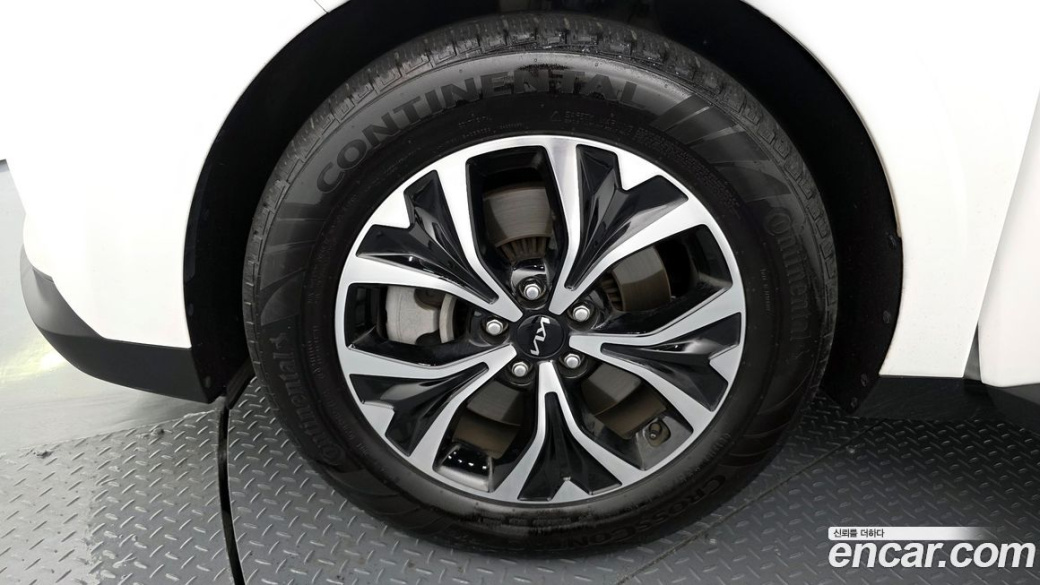 Kia Carnival 9-Seater Signature, 2023
