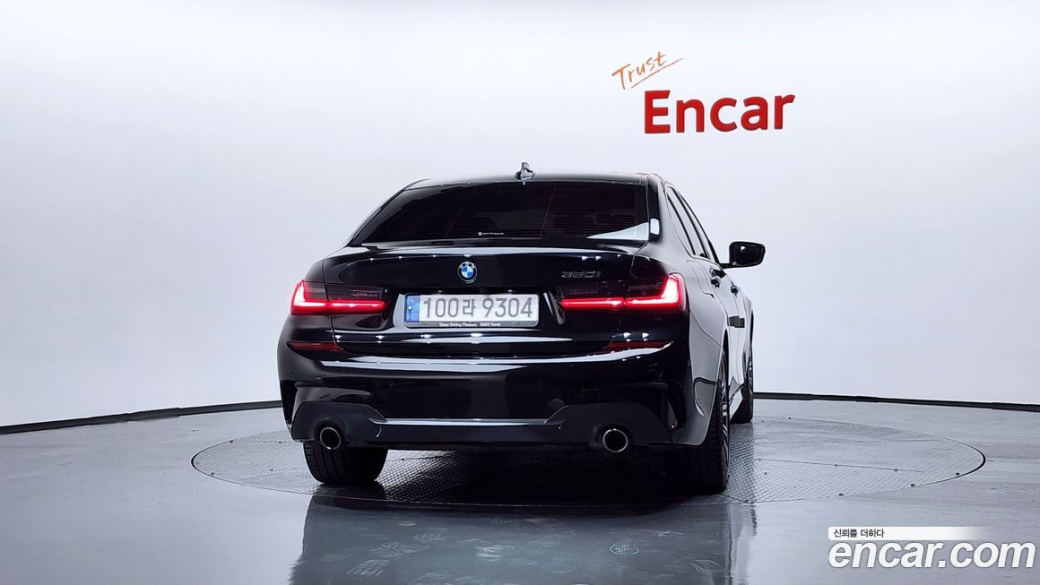 BMW 3-Series 320i M Sport, 2022