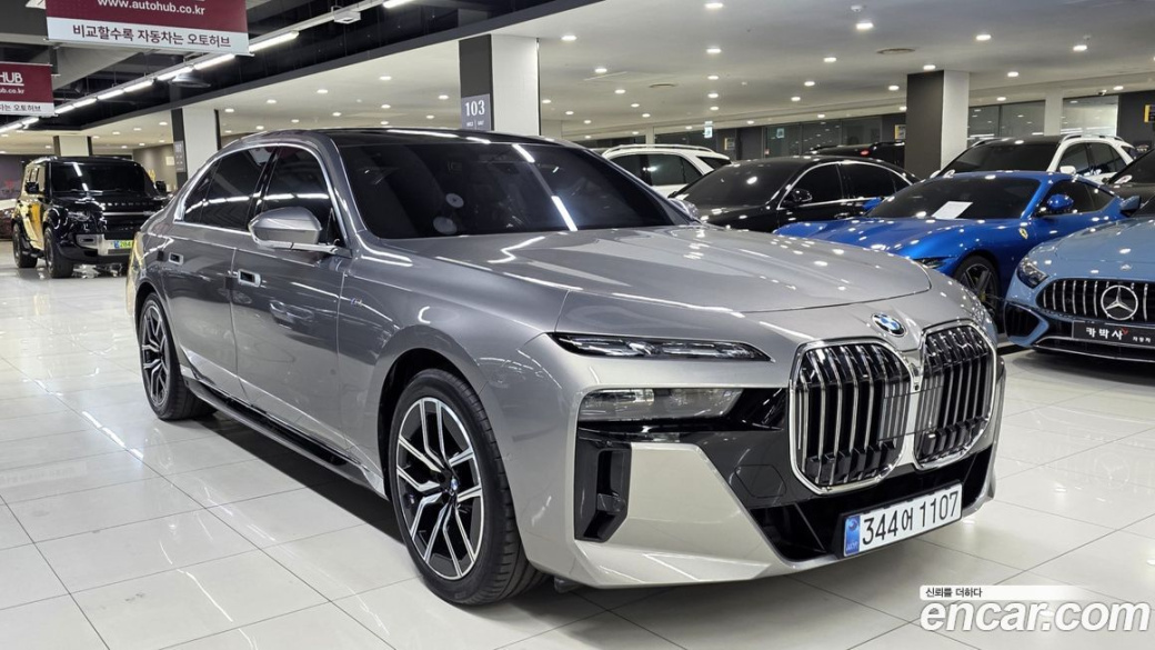 BMW 7-Series 740i xDrive M Sport, 2025