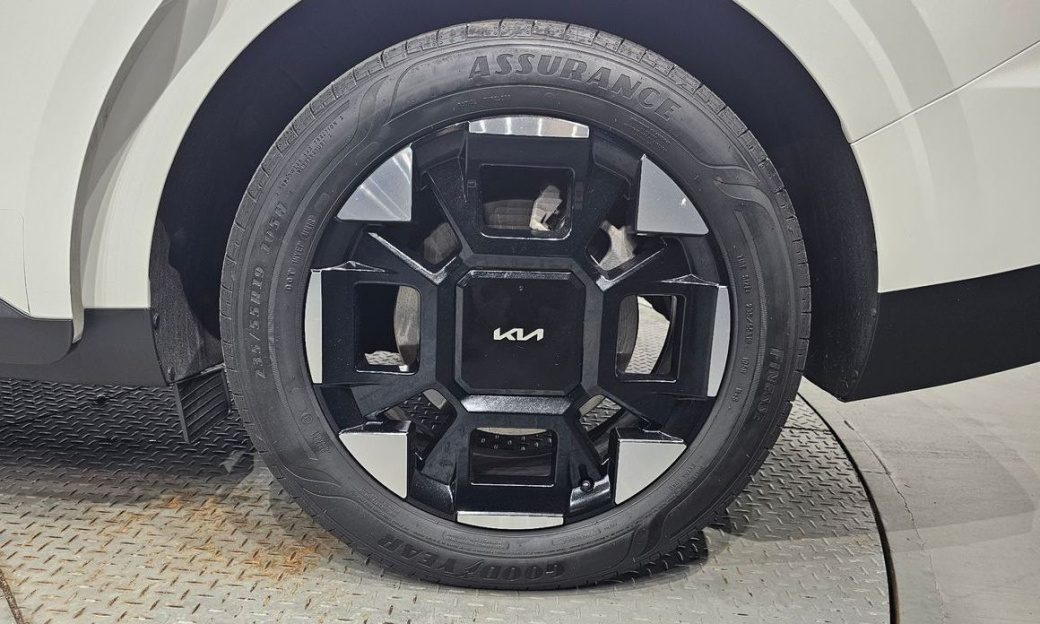 Kia Carnival 9-Seater Noblesse, 2024